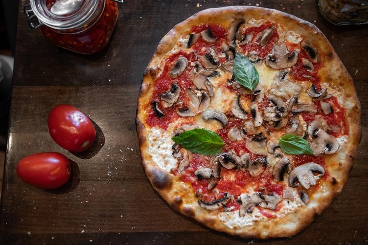 Table 87 Coal Oven Pizza Mushroom With White Truffle Oil